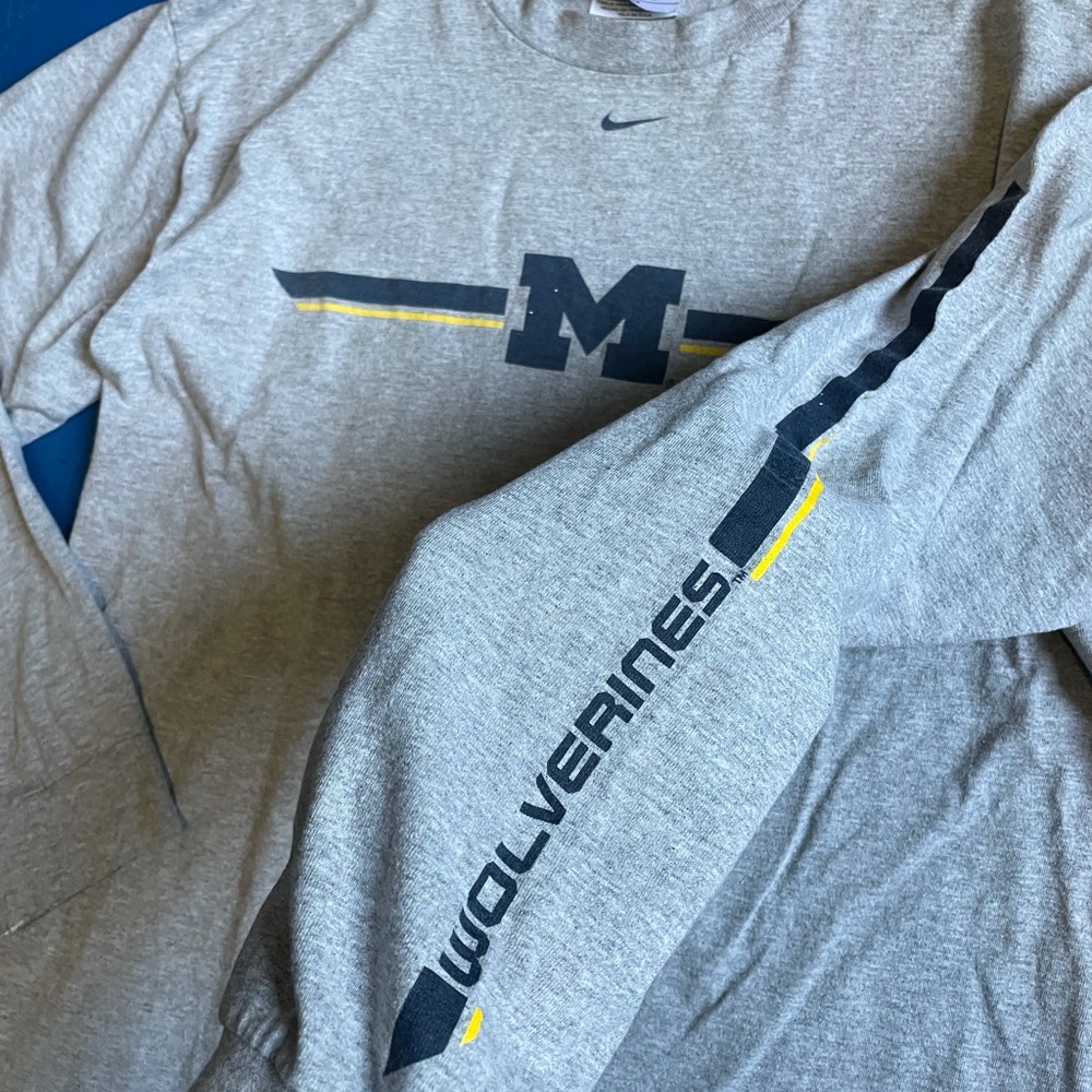 Vintage Nike University of Michigan Wolverines grey long sleeve shirt - Picture 3 of 4